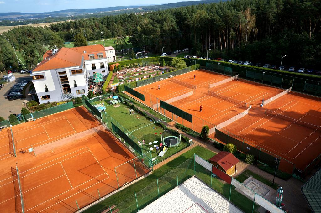 Hotel Sport Zruč Екстериор снимка