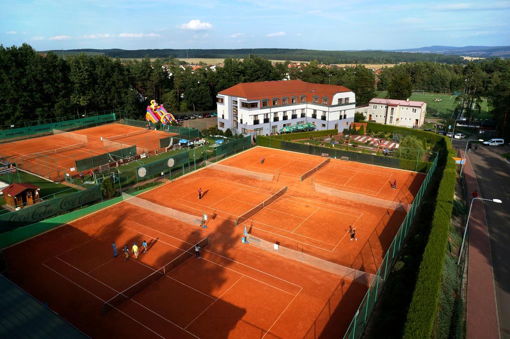 Hotel Sport Zruč Екстериор снимка